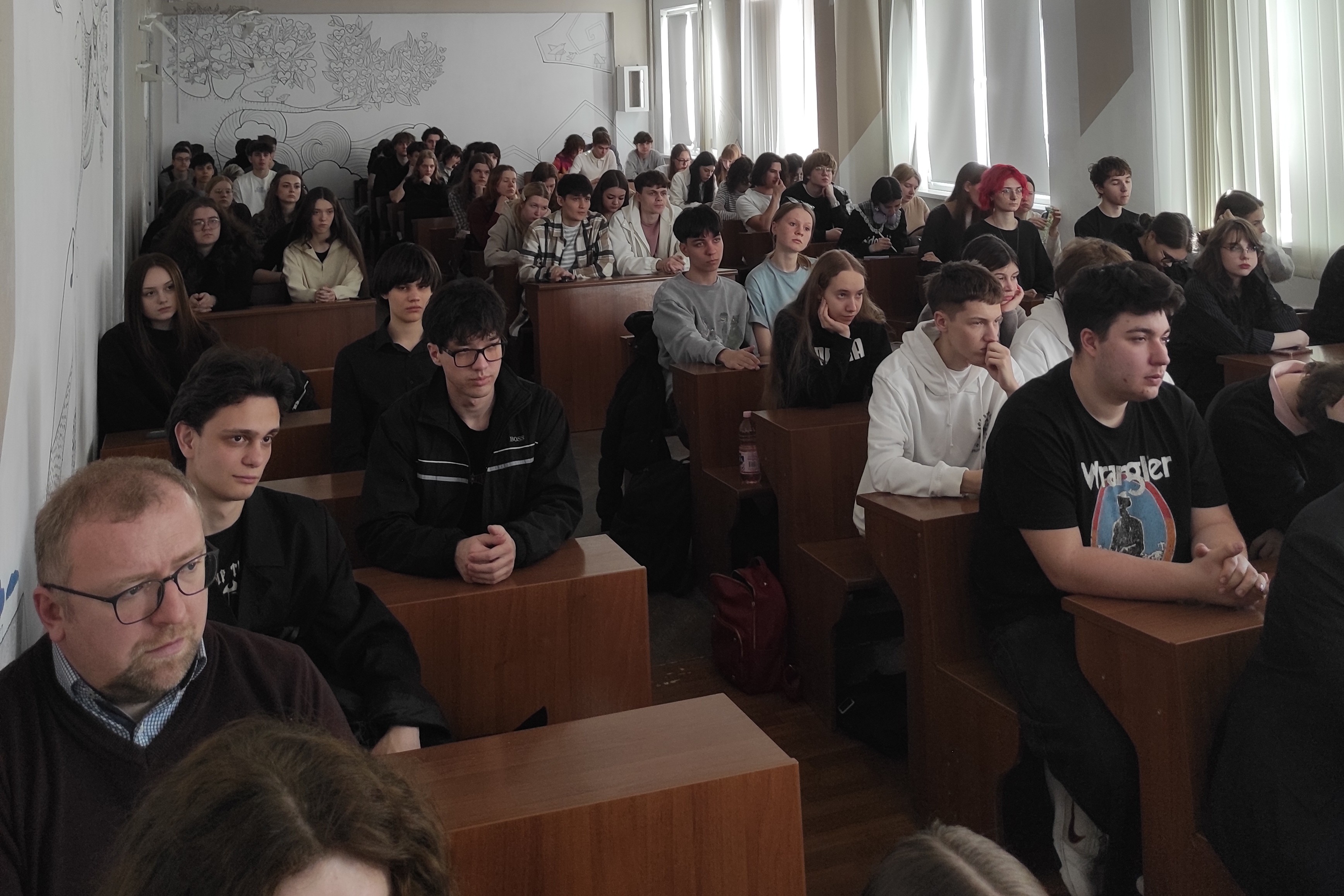 images/galleries/встреча с подполковником 17 03 26/встреча_с_подполковником_17_03_26-ee4_07aB3ZZ.jpg