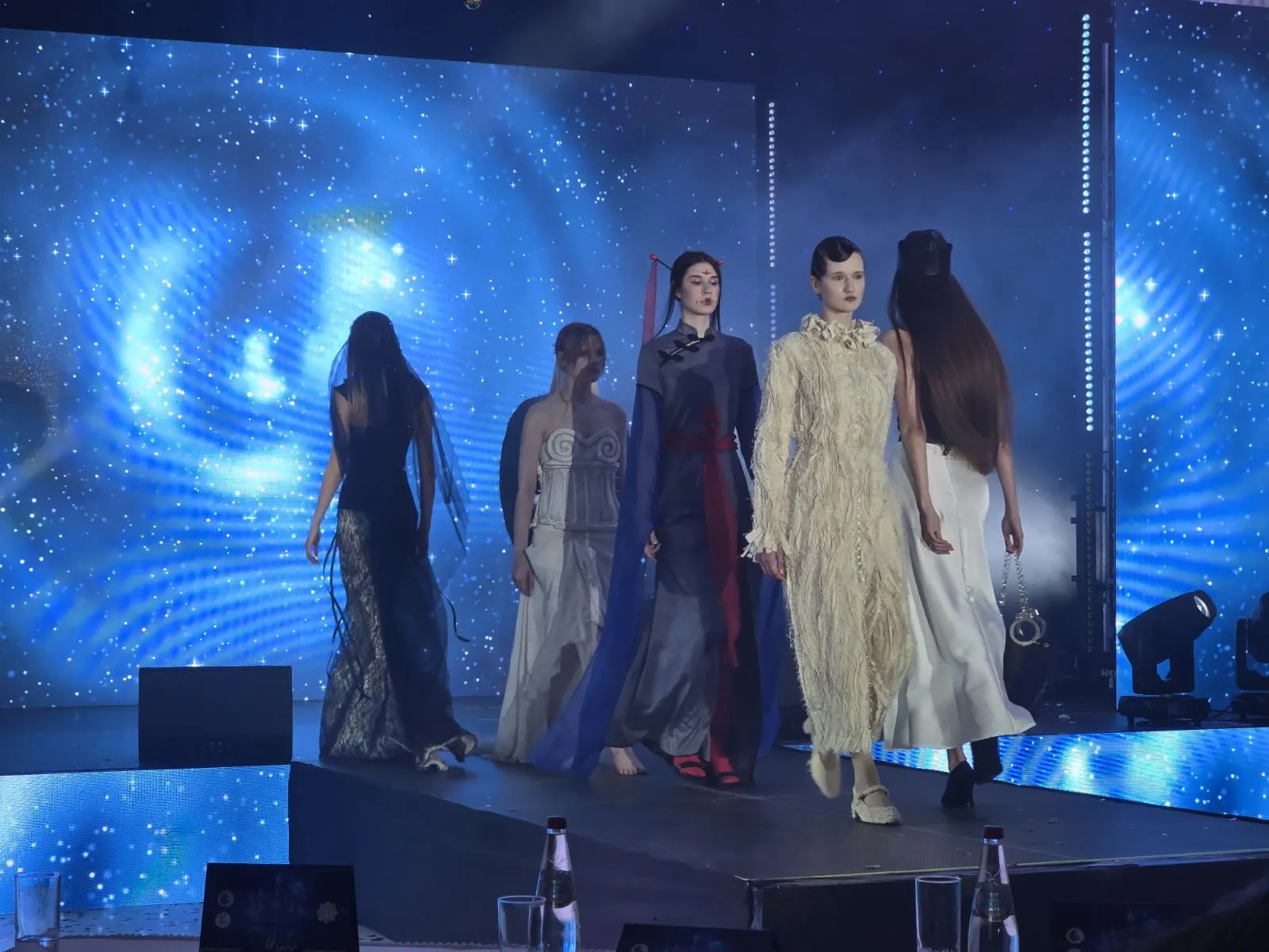 images/galleries/мода 070426/мода_070426-f37d61c5-aa92-4c78-b4bb-0bd3e59f4e68.webp