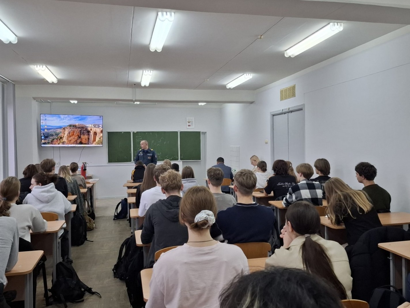 images/galleries/мчс 14 11 25/мчс_14_11_25-b6f08520-ef6e-42cd-94e5-523c73d77d9e.jpg