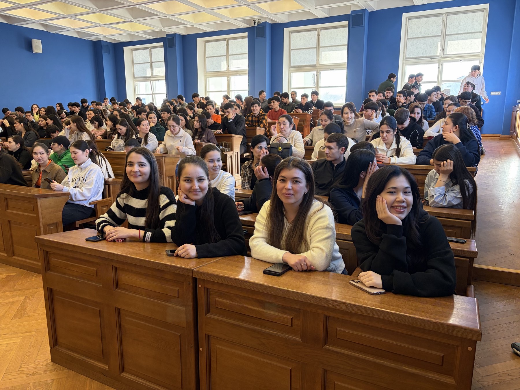 Иностранные обучающиеся ФСК посетили встречу с представителями Департамента по гражданству и миграции