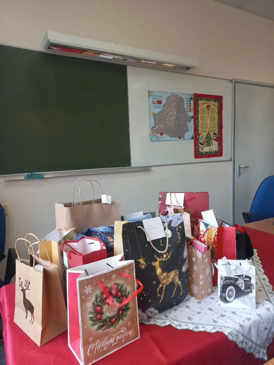 Заседание Клуба английского языка, посвященное традициям празднования Нового года и Рождества